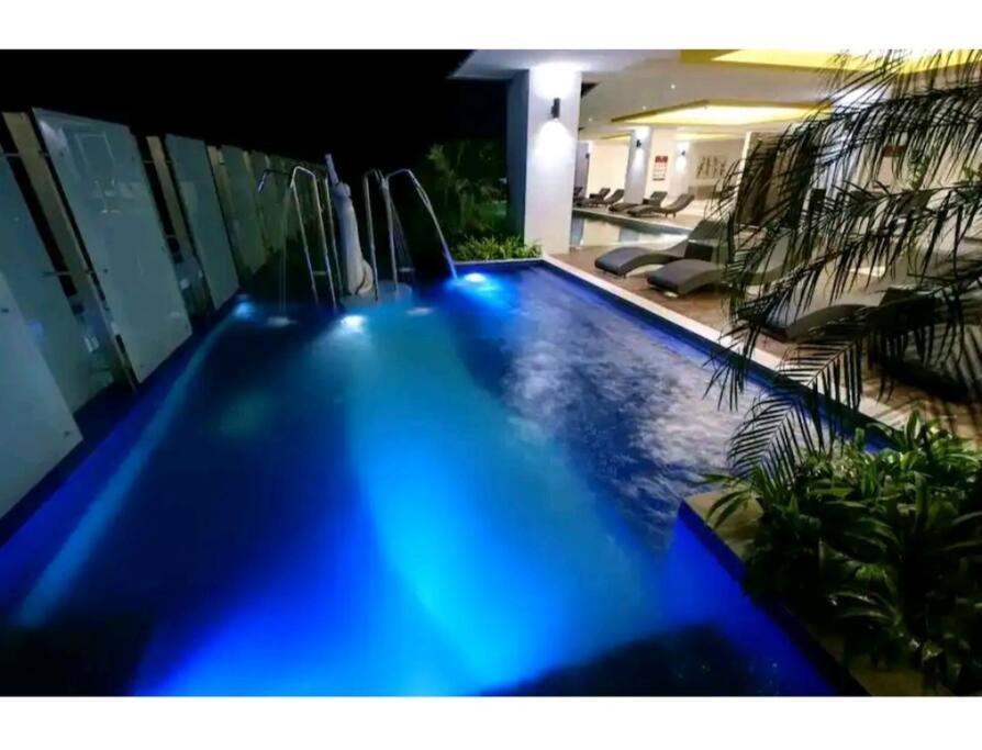 Majestic 2rooms 5 Pax With High View *